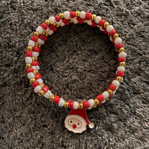 Handcrafted Santa bracelet and earrings set - Picture 3 of 3